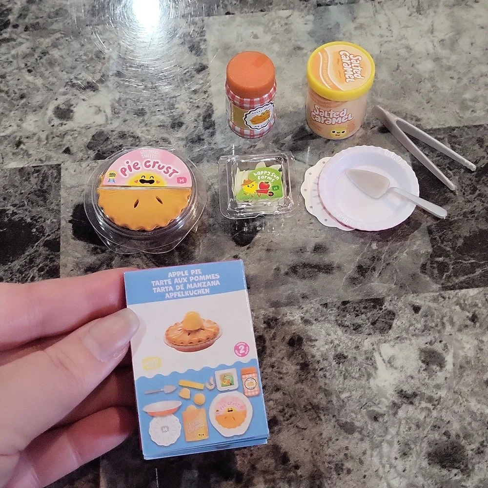 Miniverse Make It Mini Food Apple Pie